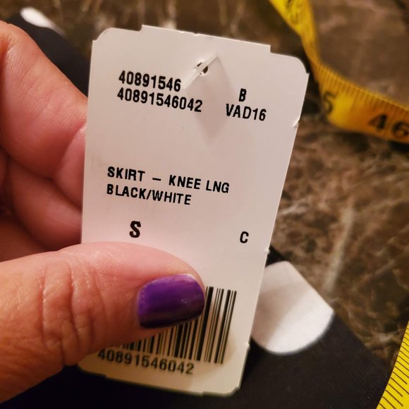 black and white poka a dot skirt - Picture 4 of 4